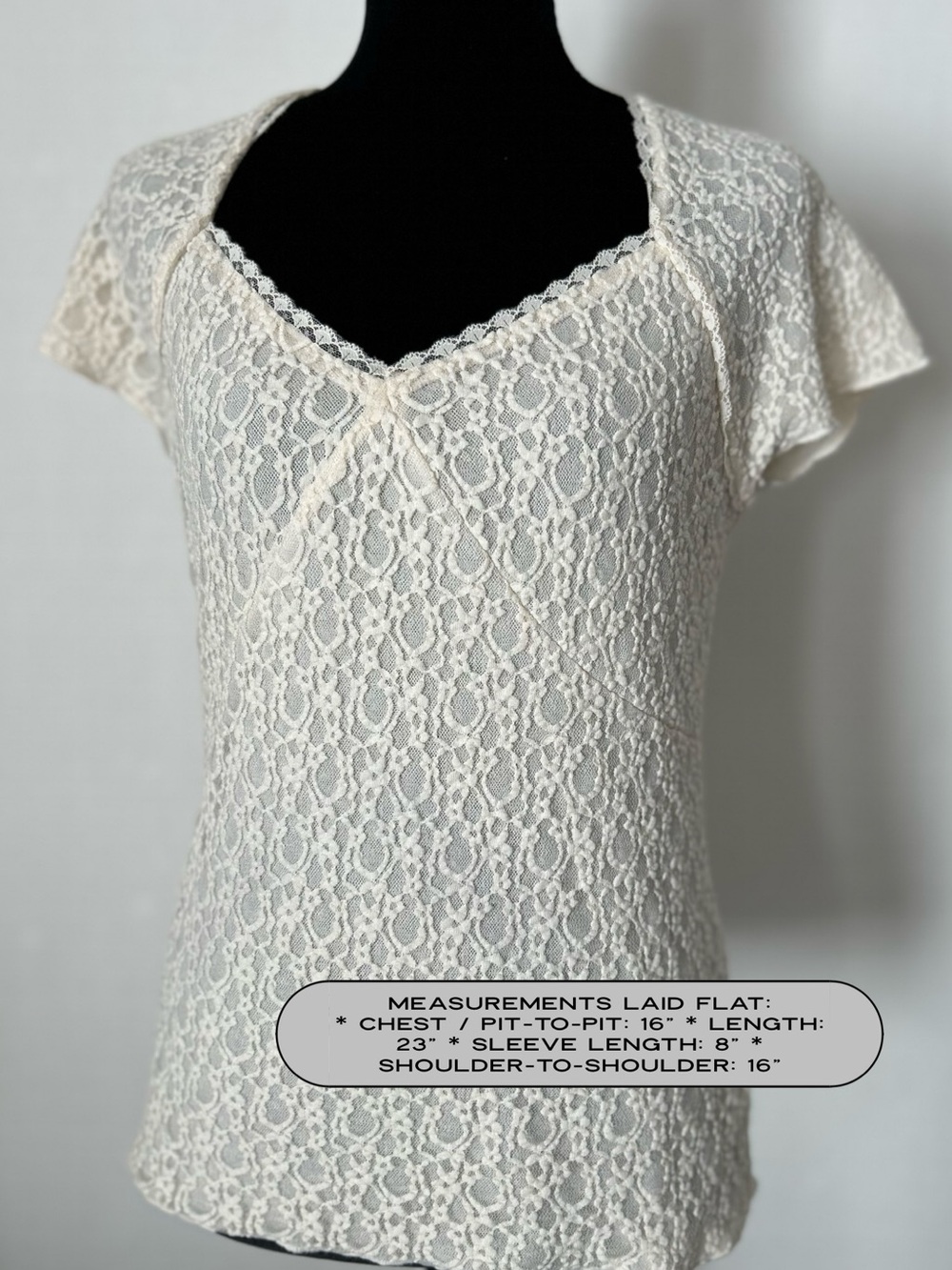 Nine & Co. Fitted Cream Lace Top